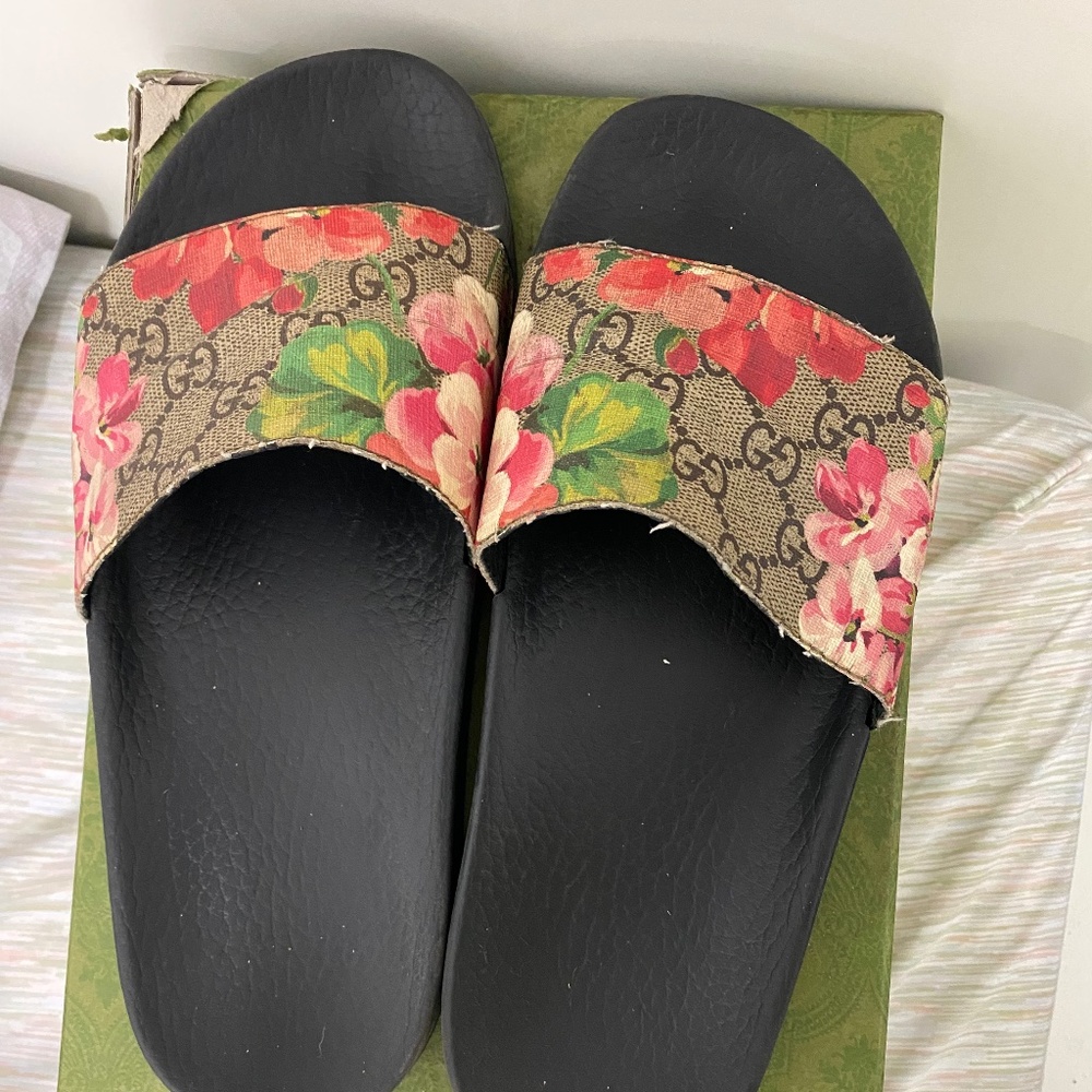 Gucci Bloom Slides